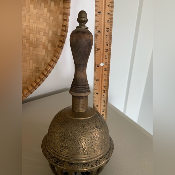 Vintage Indian Brass Elephant Claw Bell Four Leaf Clover Etch with Wood Handle - Picture 3 of 5